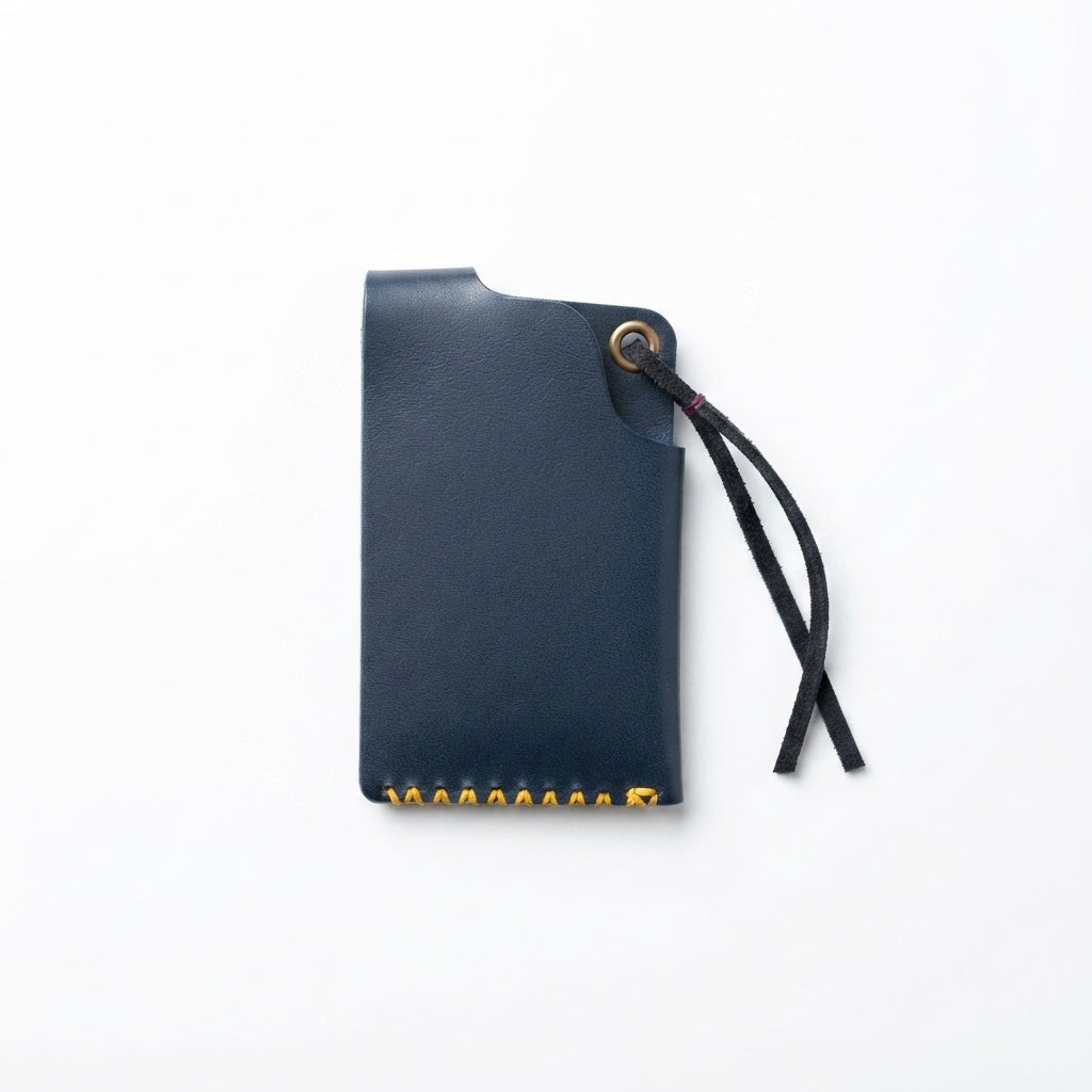 Luna — Minimalist Card Holder
